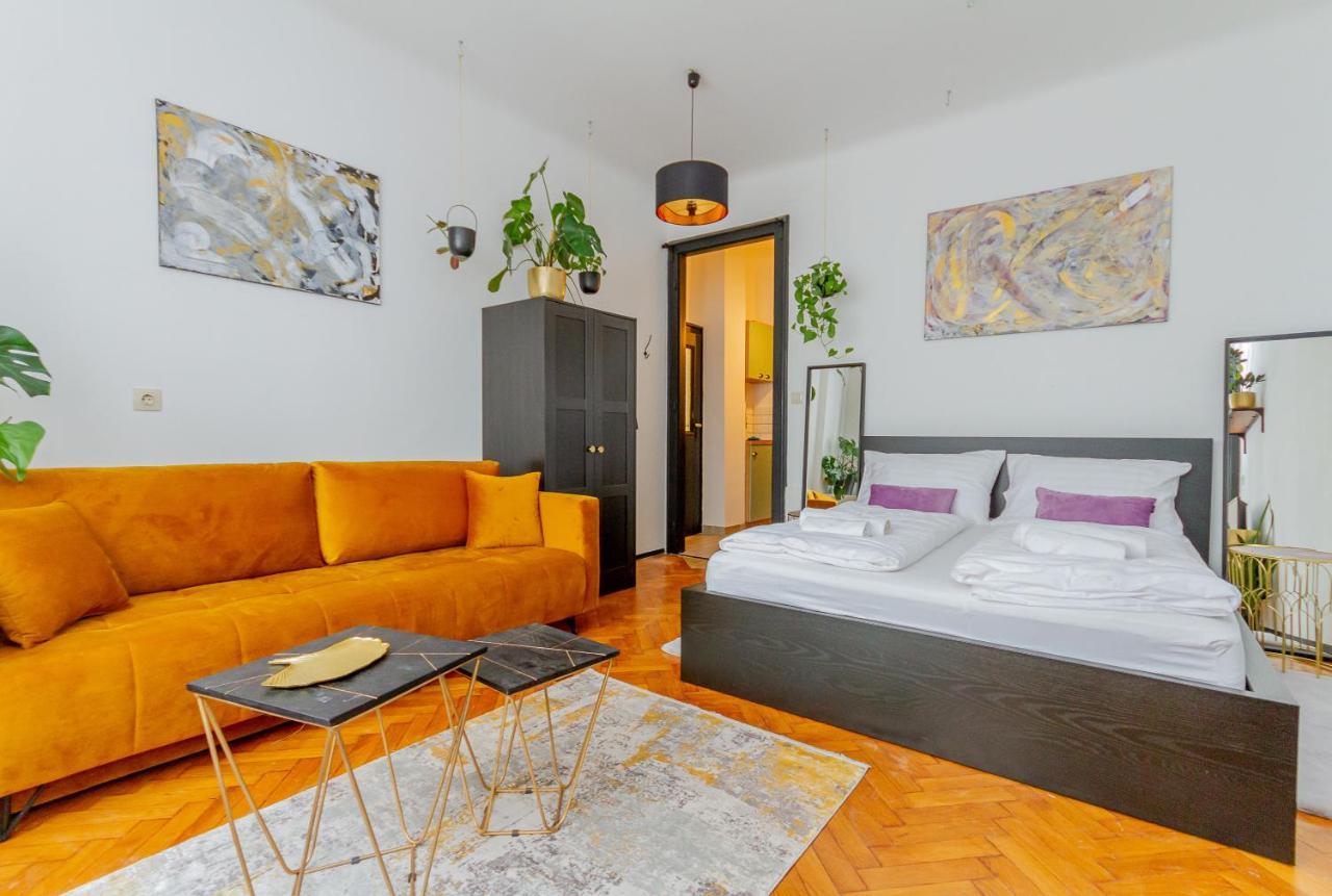 Central Studio @ Jaszai Mari Square Budapest Bagian luar foto